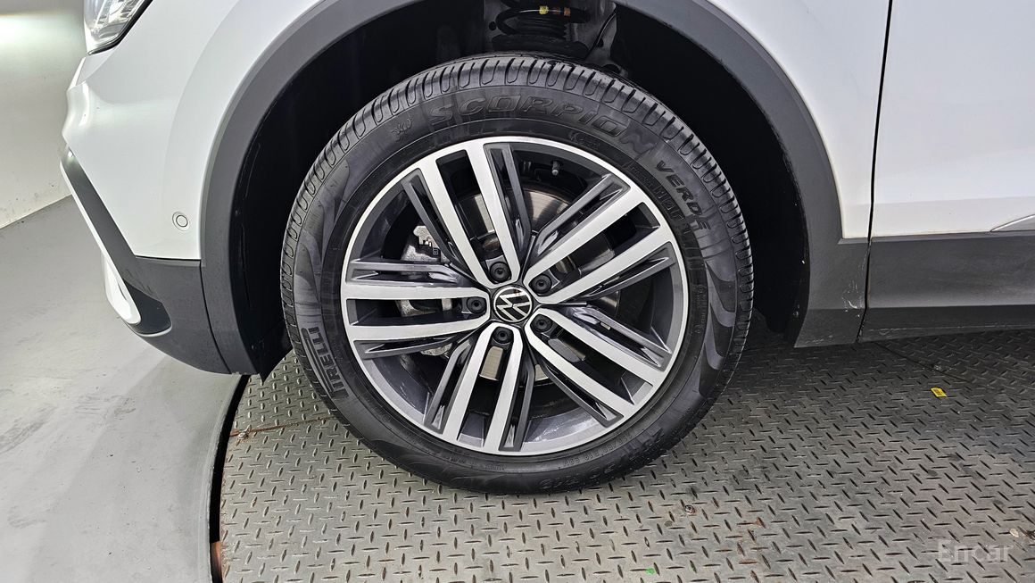 Volkswagen Tiguan - фото 4
