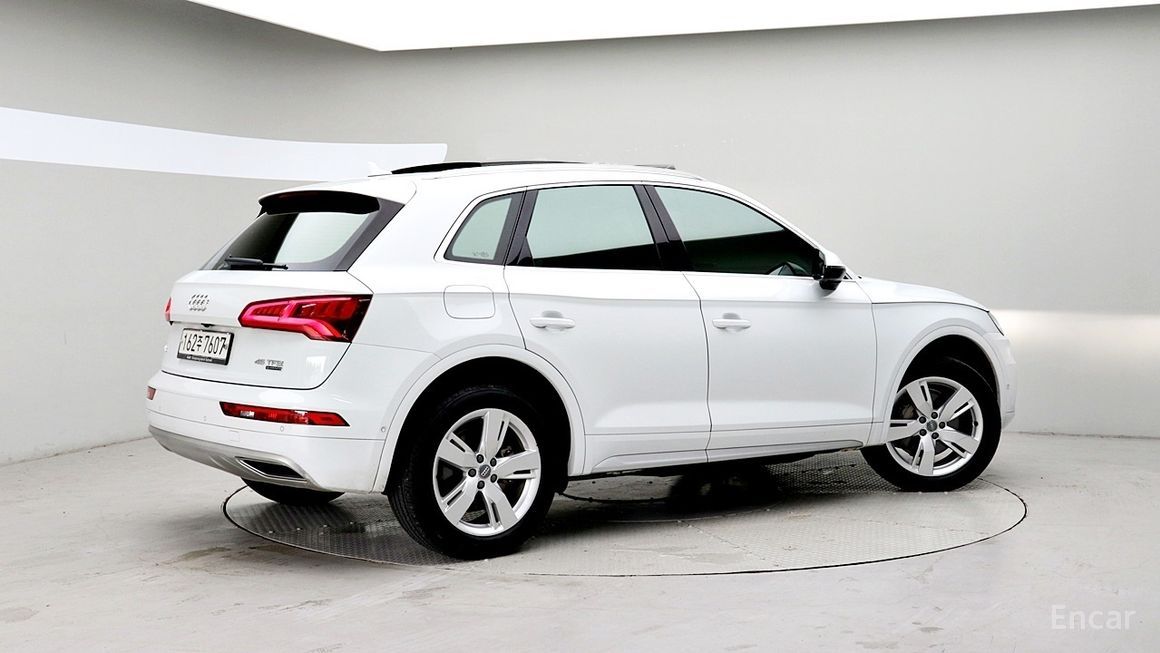 Audi Q5 - фото 3