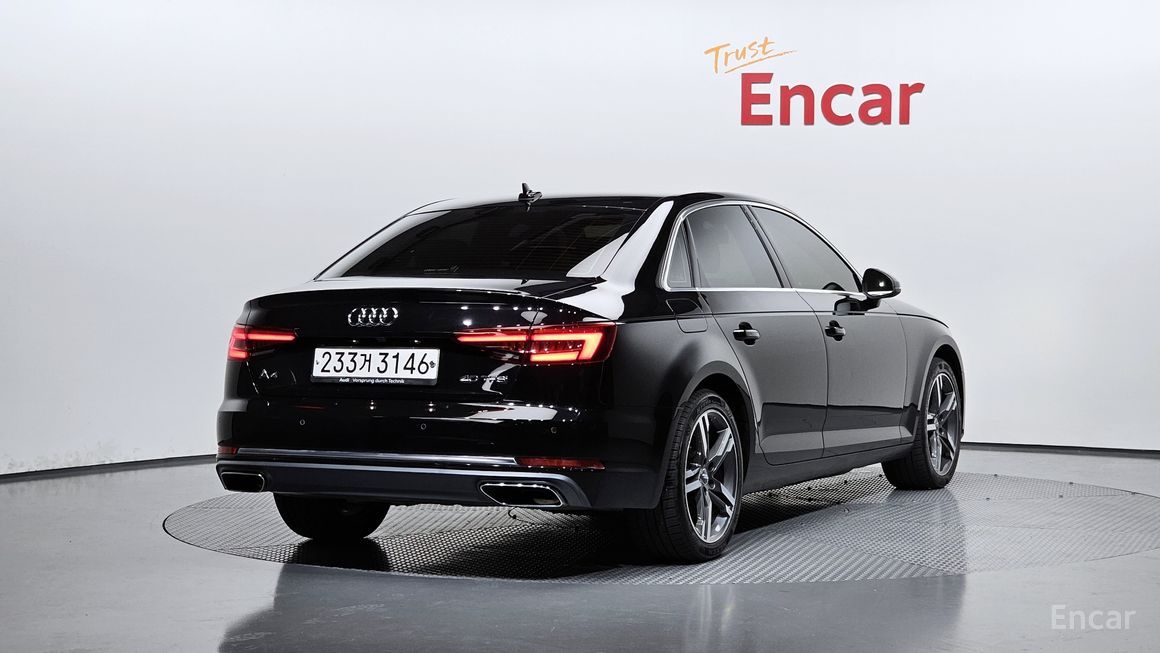 Audi A4 - фото 1