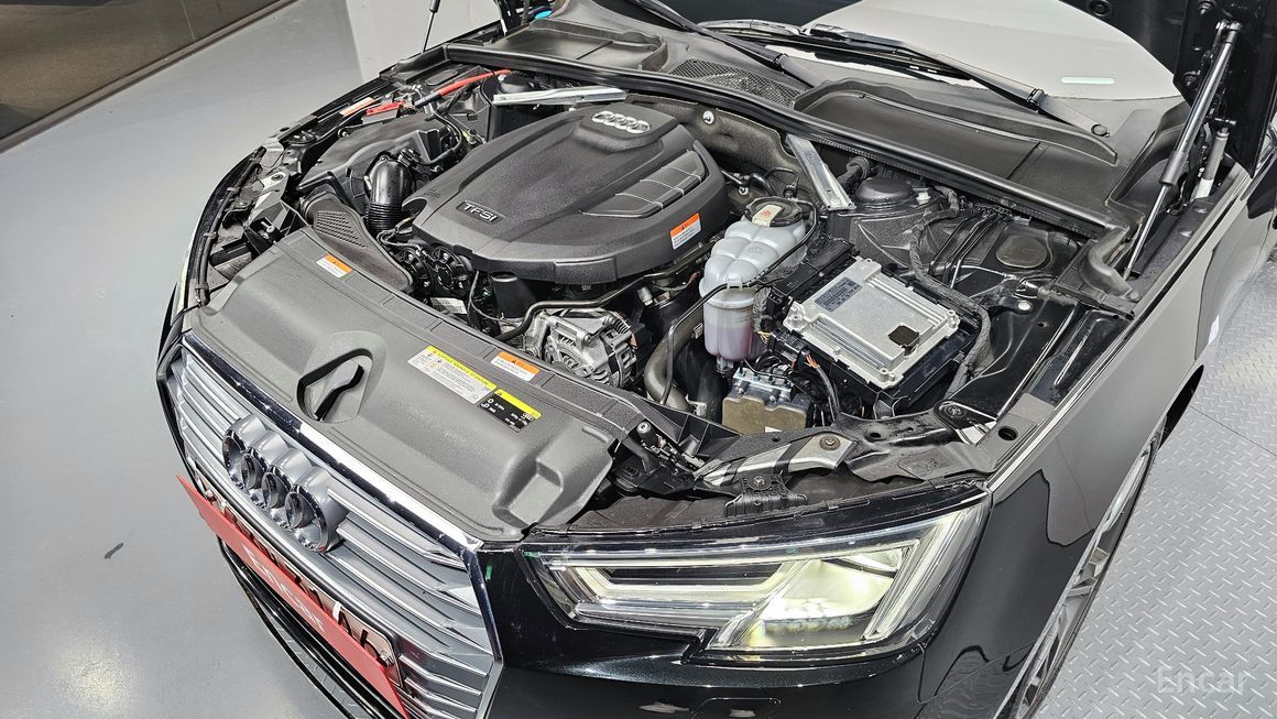 Audi A4 - фото 5