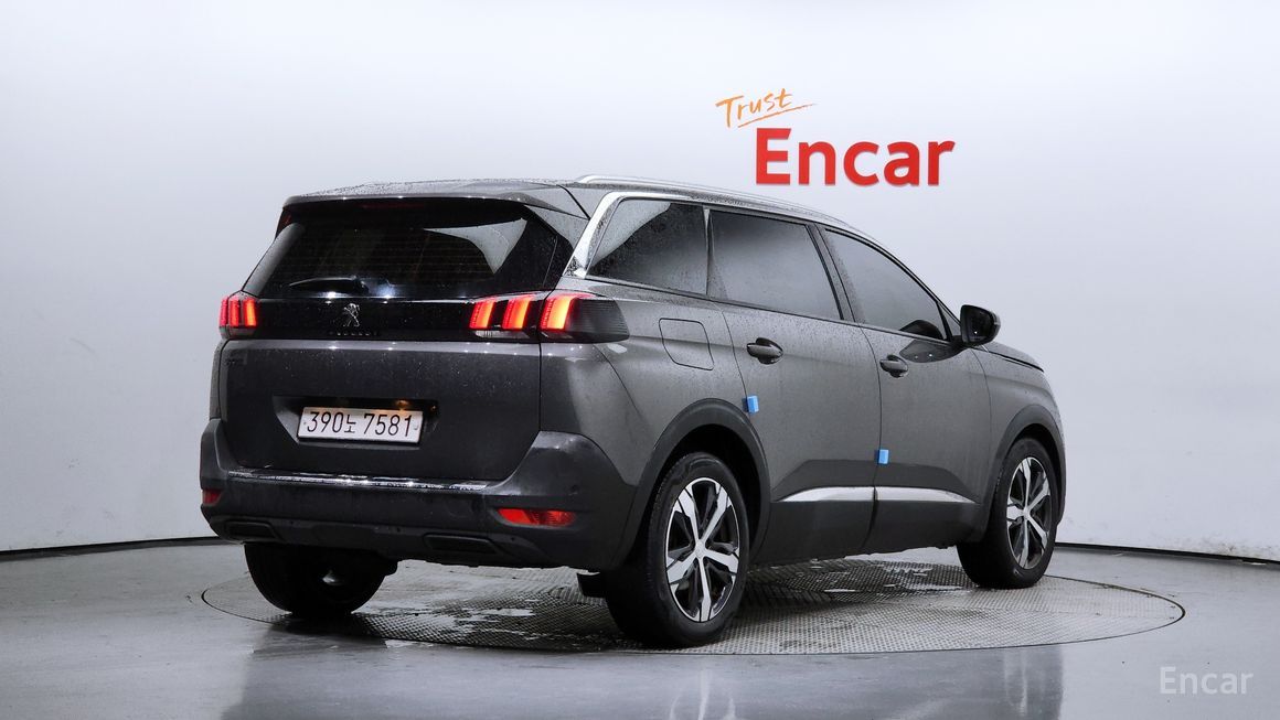 Peugeot 5008 - фото 1