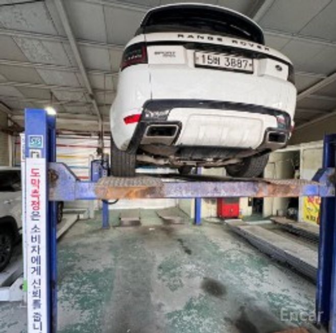 Land Rover Range Sport - фото 1