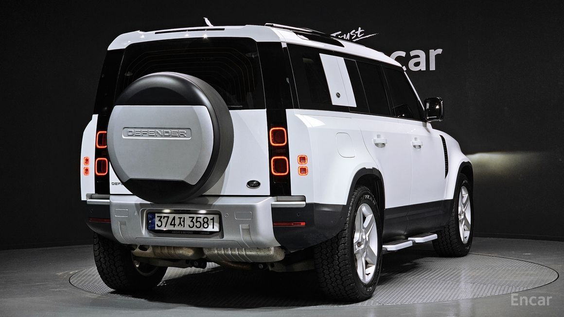 Land Rover Defender - фото 1