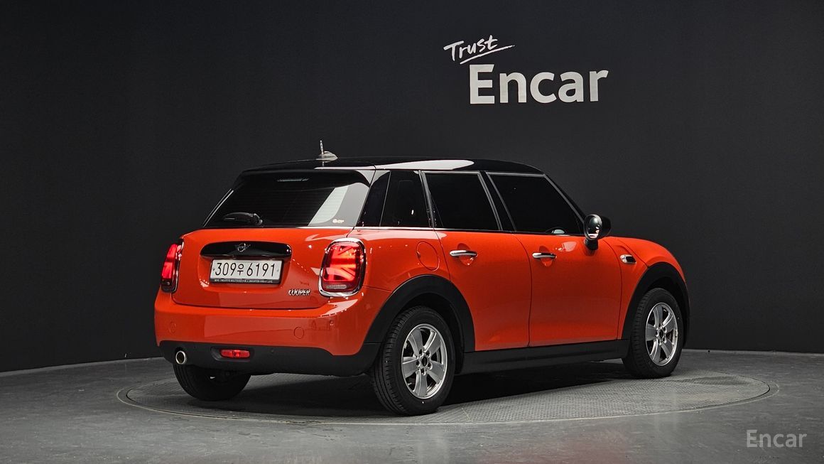 Mini Cooper - фото 1