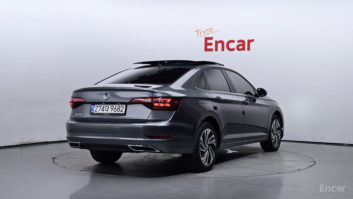 Volkswagen Jetta - фото 1