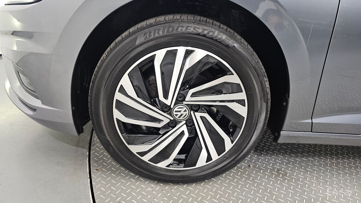 Volkswagen Jetta - фото 4