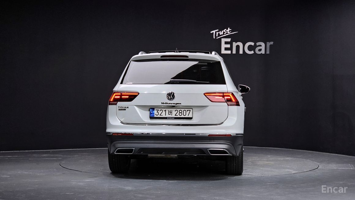 Volkswagen Tiguan - фото 3