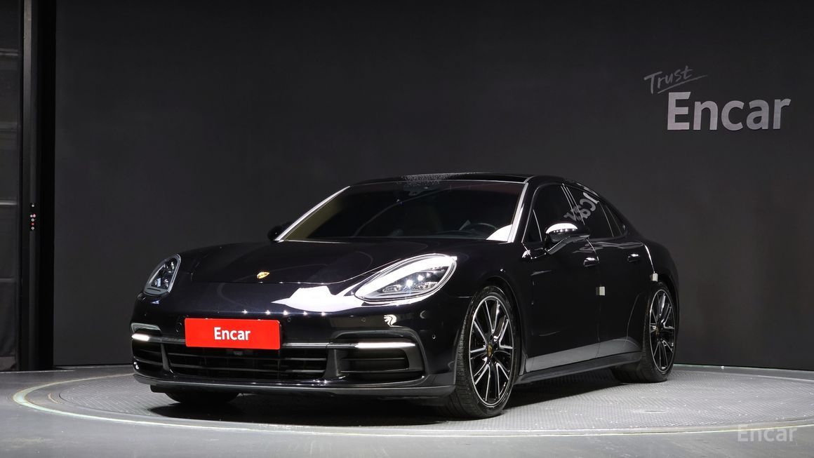 Porsche Panamera - фото 0
