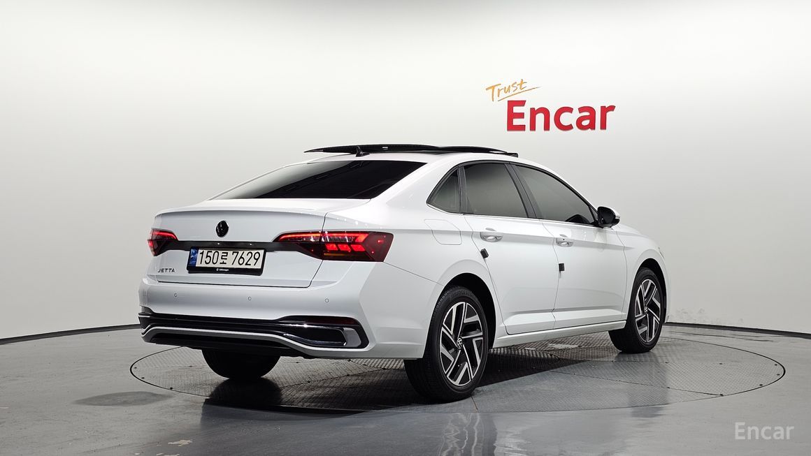 Volkswagen Jetta - фото 1