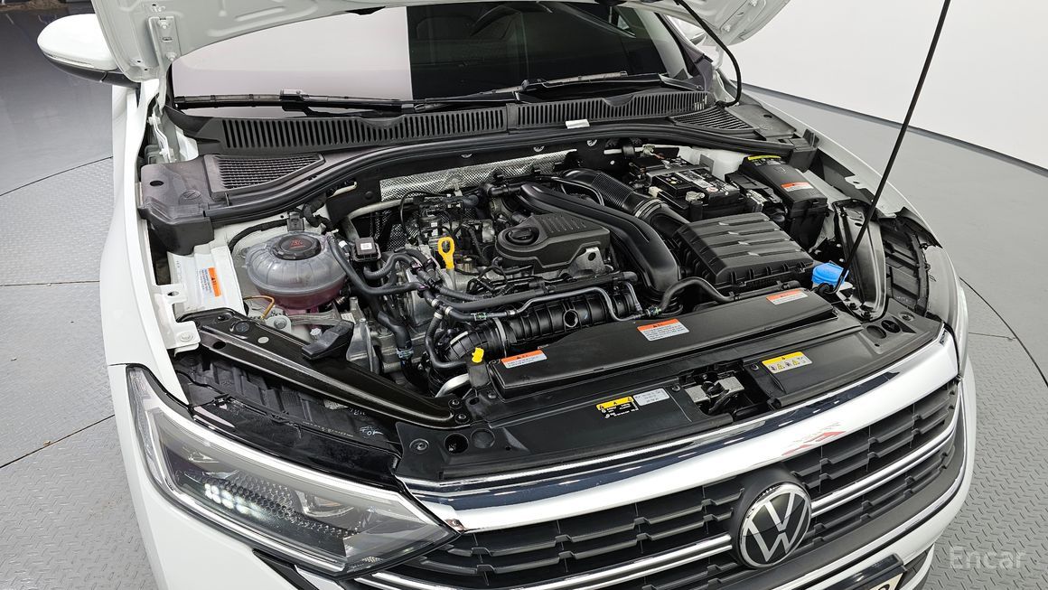 Volkswagen Jetta - фото 5