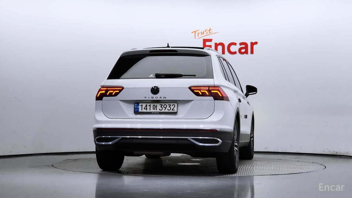 Volkswagen Tiguan - фото 3