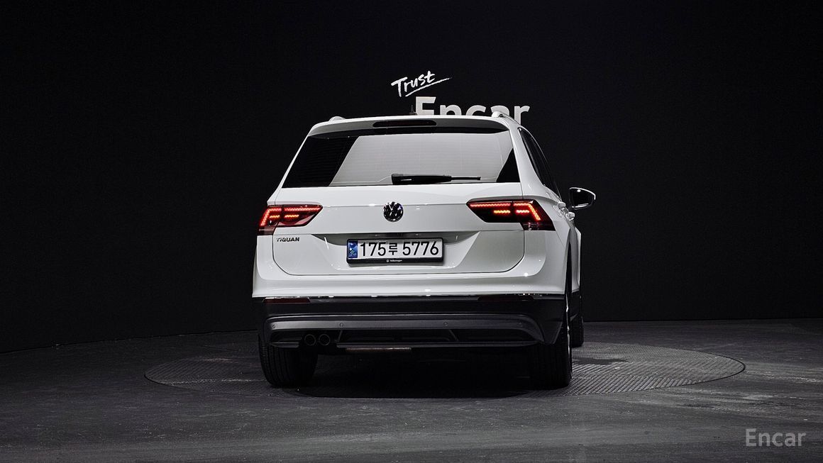Volkswagen Tiguan - фото 3