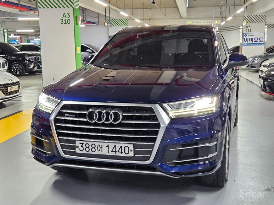 Audi Q7 - фото 2