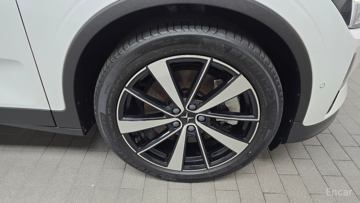 Polestar 2 - фото 4