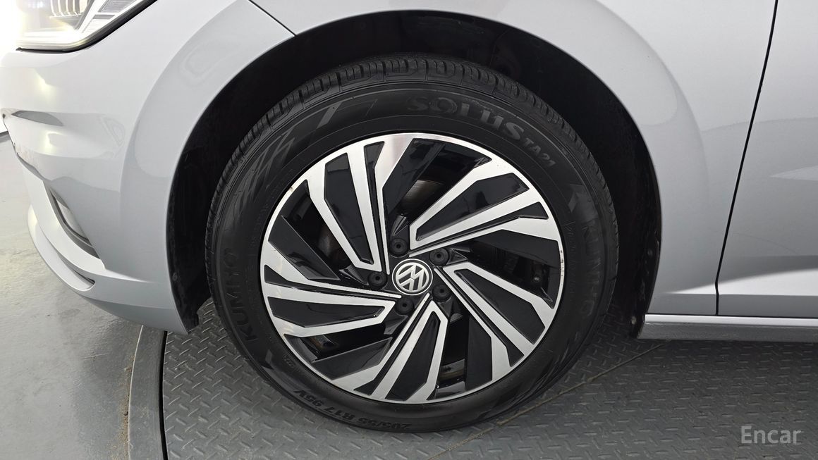 Volkswagen Jetta - фото 4