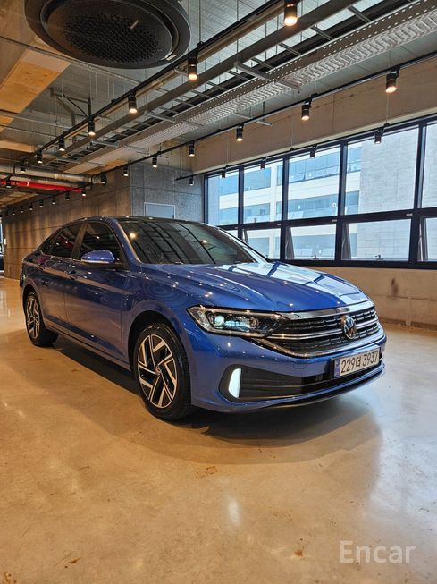 Volkswagen Jetta - фото 1