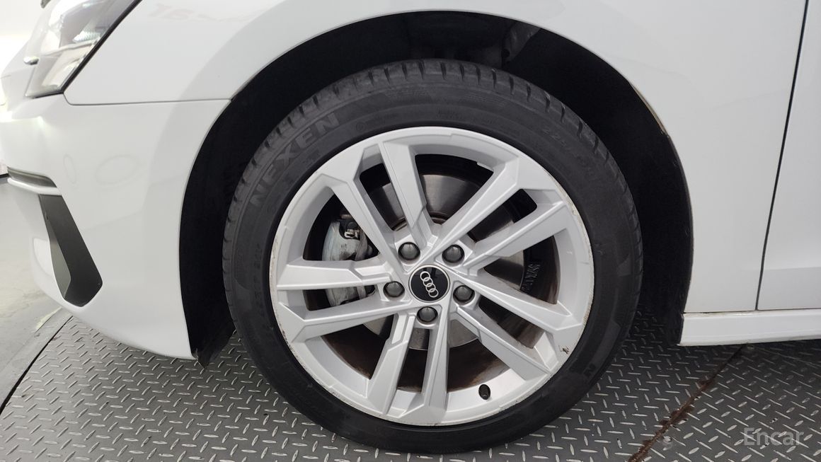 Audi A3 - фото 4