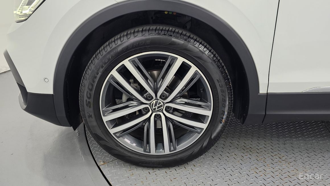 Volkswagen Tiguan - фото 4
