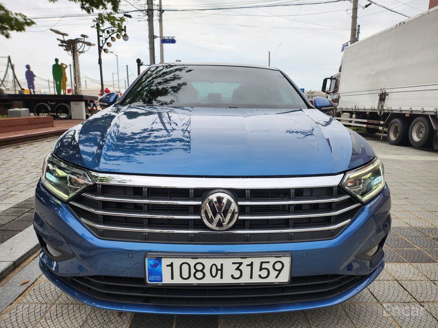 Volkswagen Jetta - фото 0