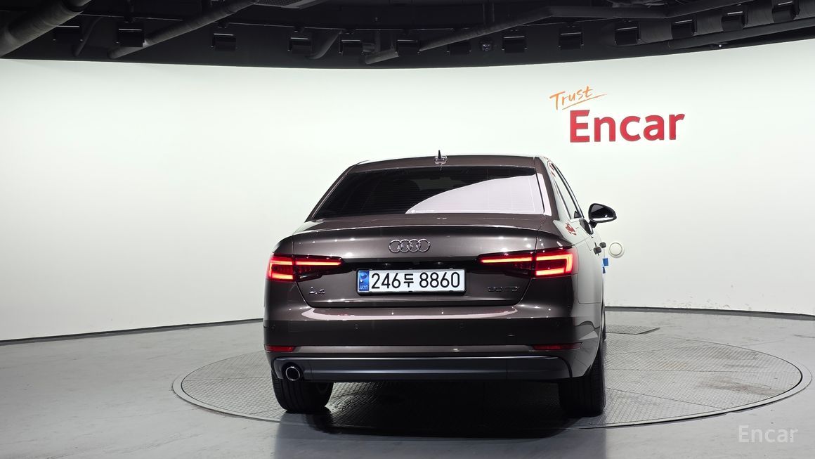 Audi A4 - фото 3