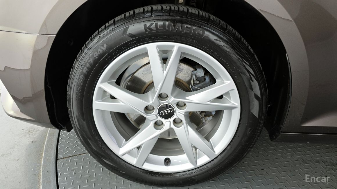 Audi A4 - фото 4