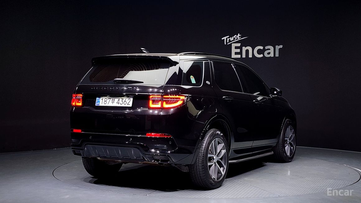 Land Rover Discovery Sports - фото 1