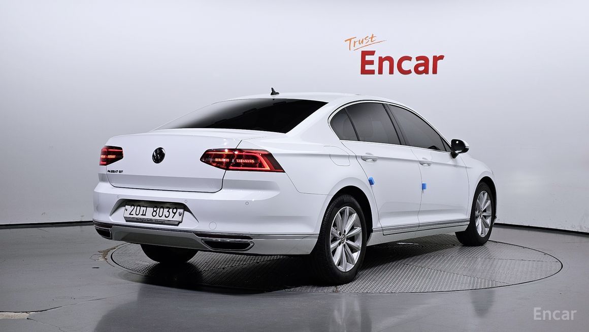 Volkswagen Passat - фото 1