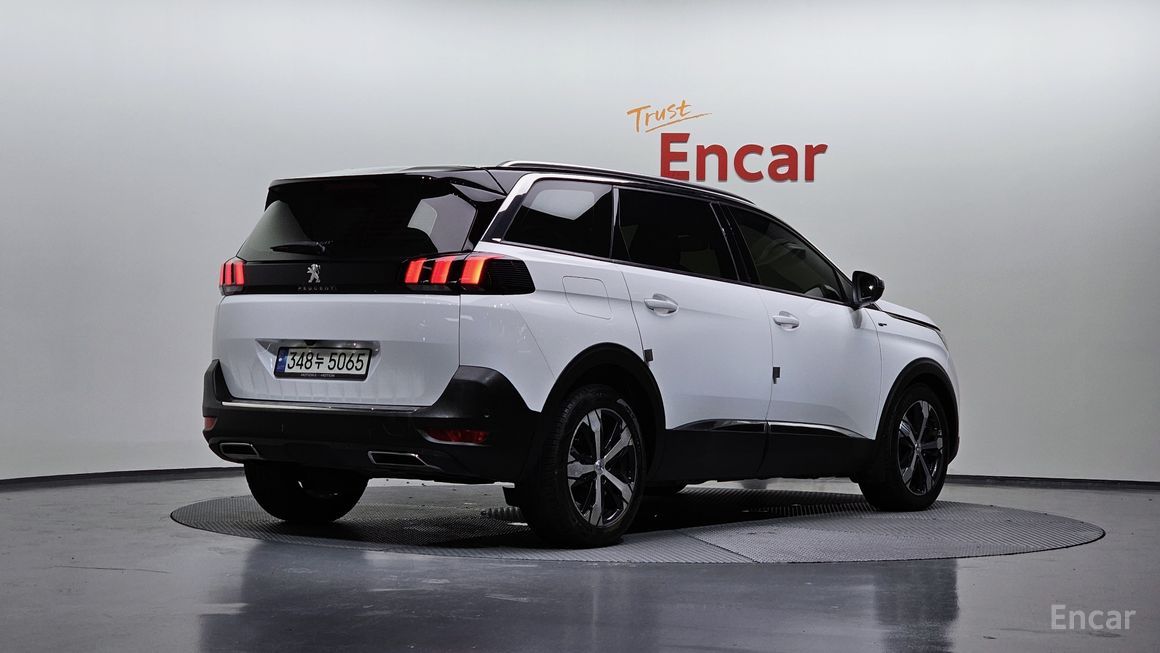Peugeot 5008 - фото 1