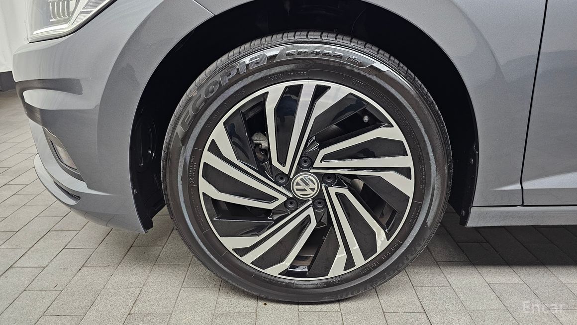 Volkswagen Jetta - фото 4