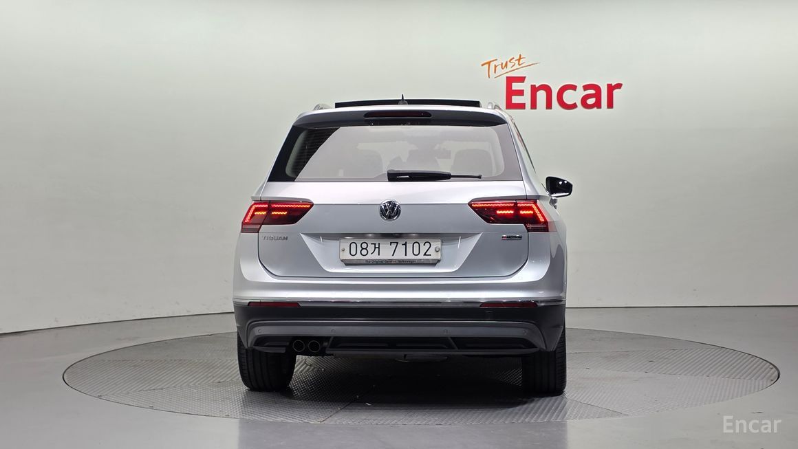 Volkswagen Tiguan - фото 3