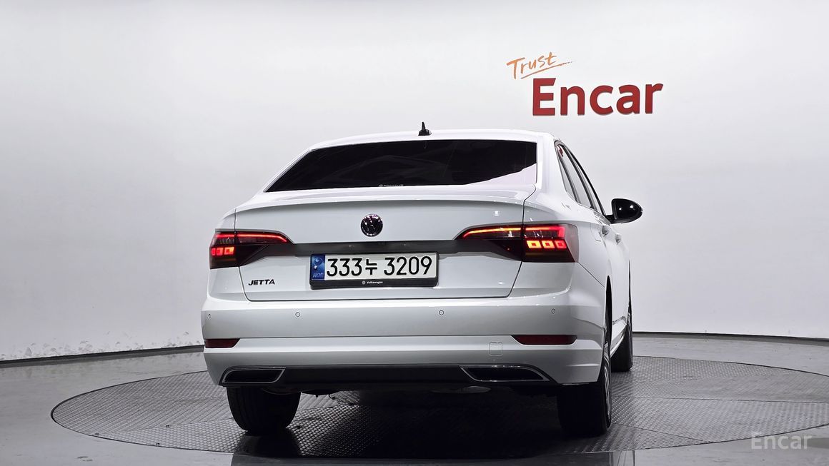 Volkswagen Jetta - фото 3