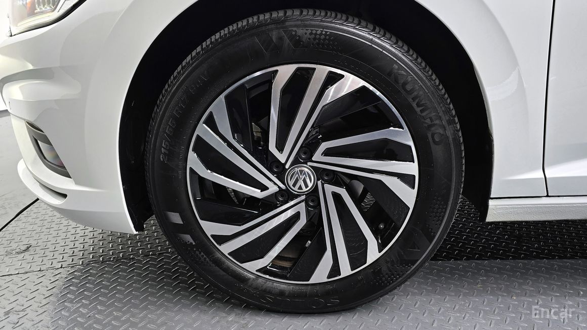 Volkswagen Jetta - фото 4