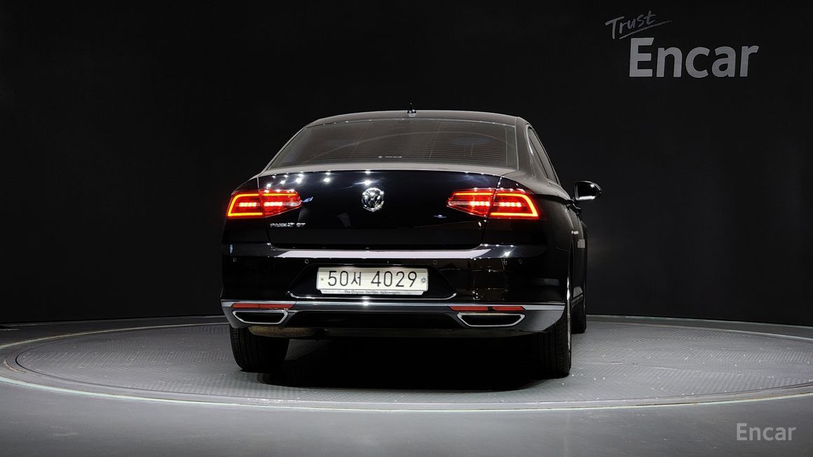 Volkswagen Passat - фото 3