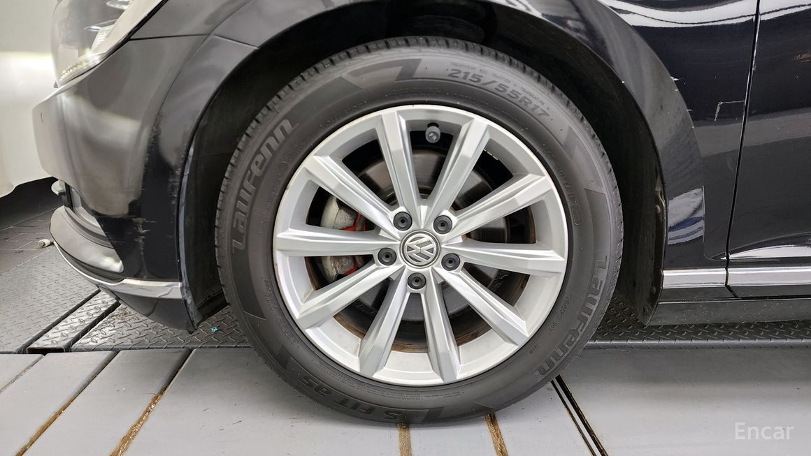 Volkswagen Passat - фото 4