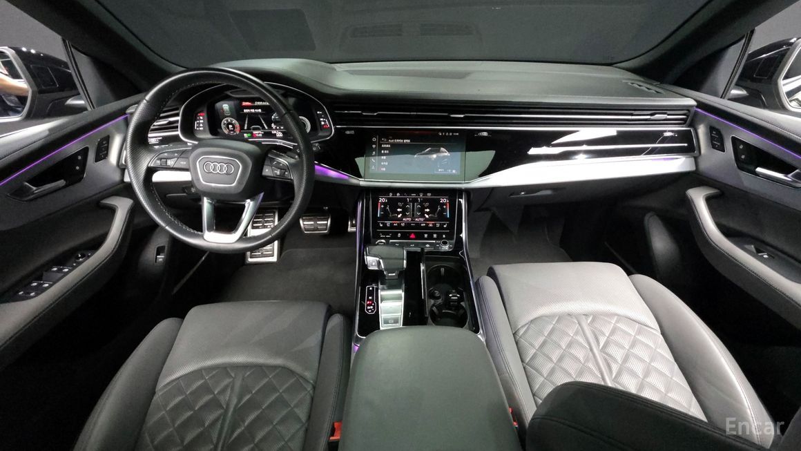 Audi Q8 - фото 6