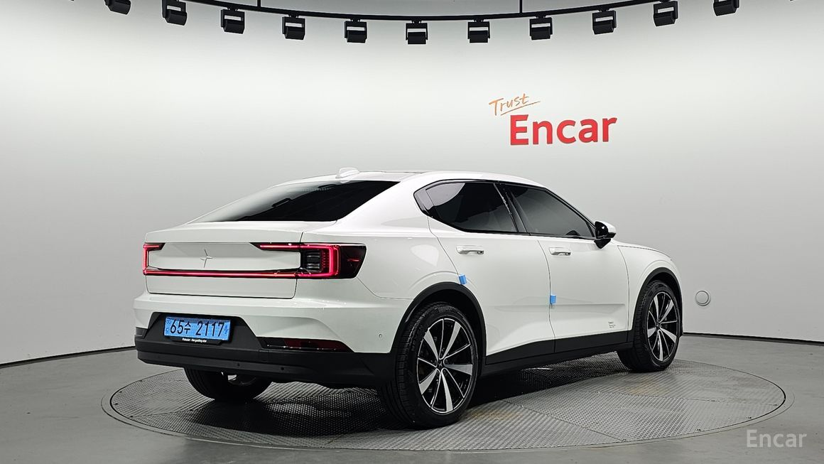 Polestar 2 - фото 1