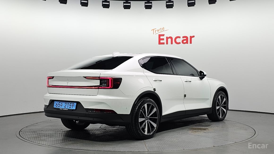 Polestar 2 - фото 1