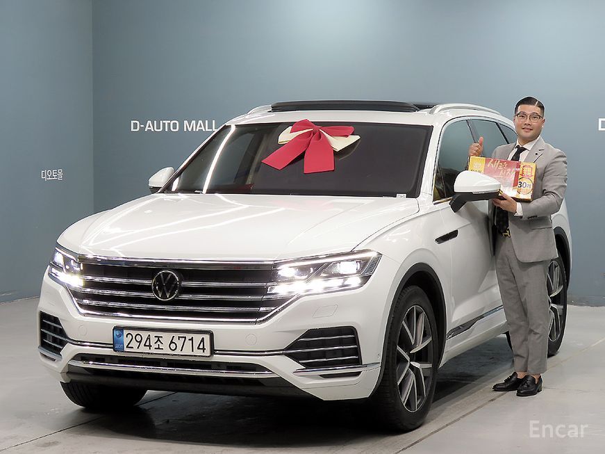 Volkswagen Touareg - фото 0
