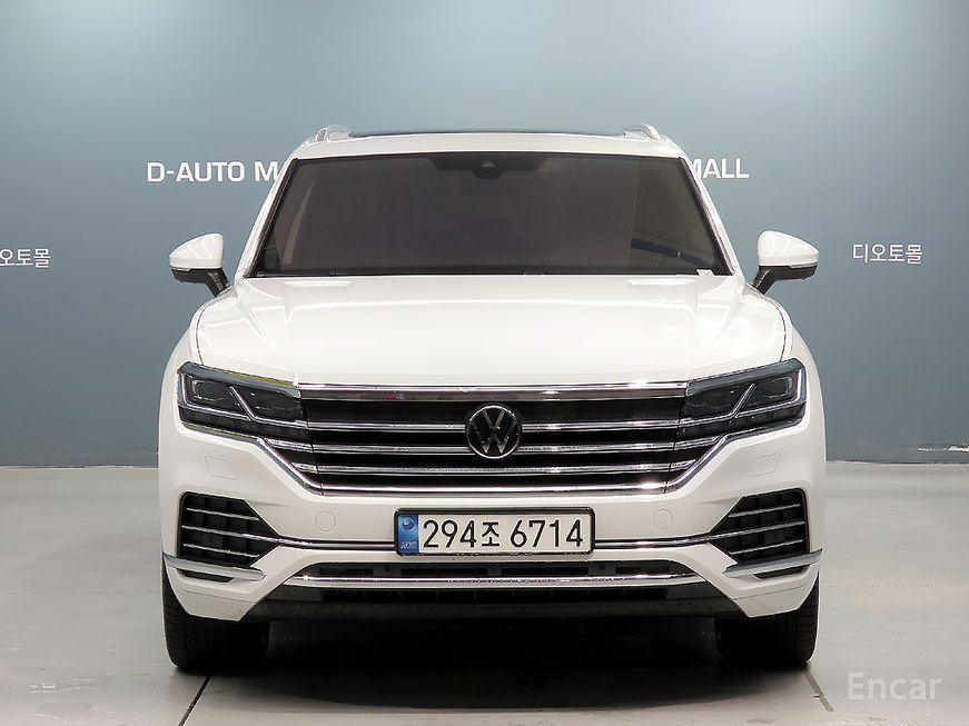 Volkswagen Touareg - фото 1
