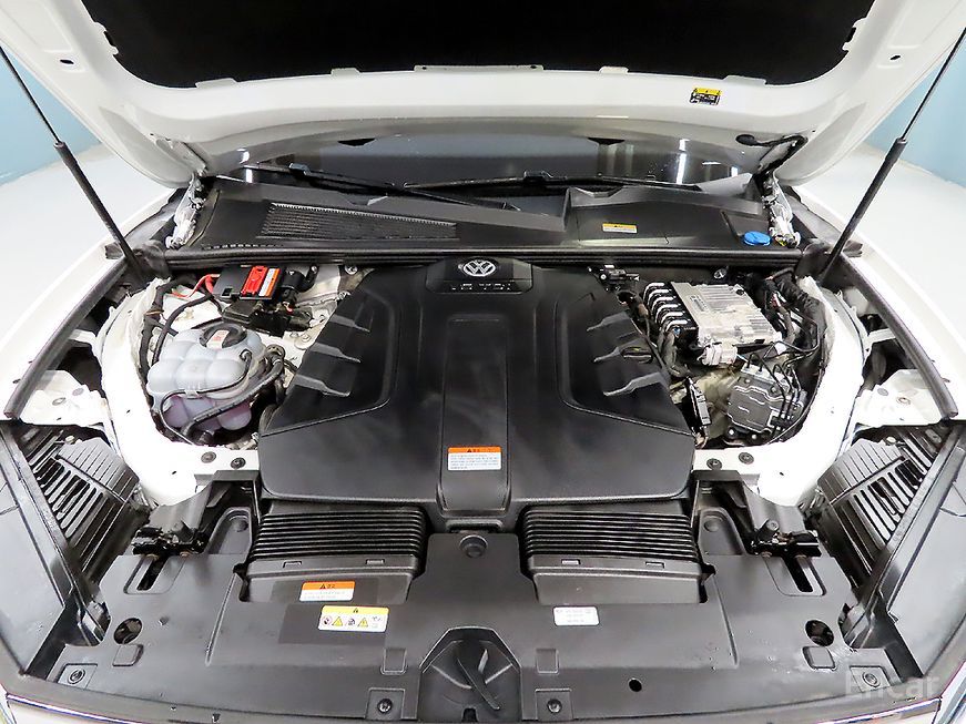 Volkswagen Touareg - фото 5