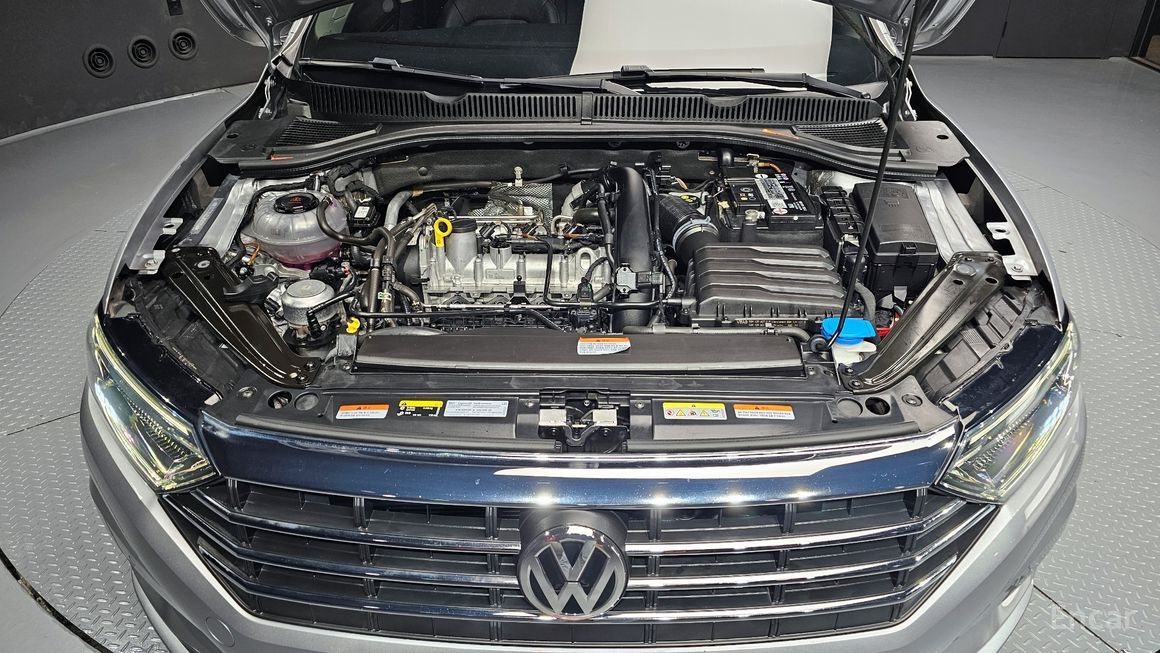 Volkswagen Jetta - фото 5