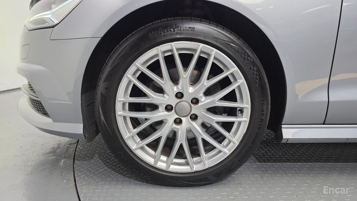 Audi A6 - фото 4