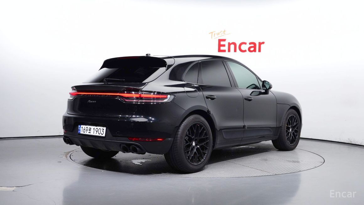 Porsche Macan - фото 1