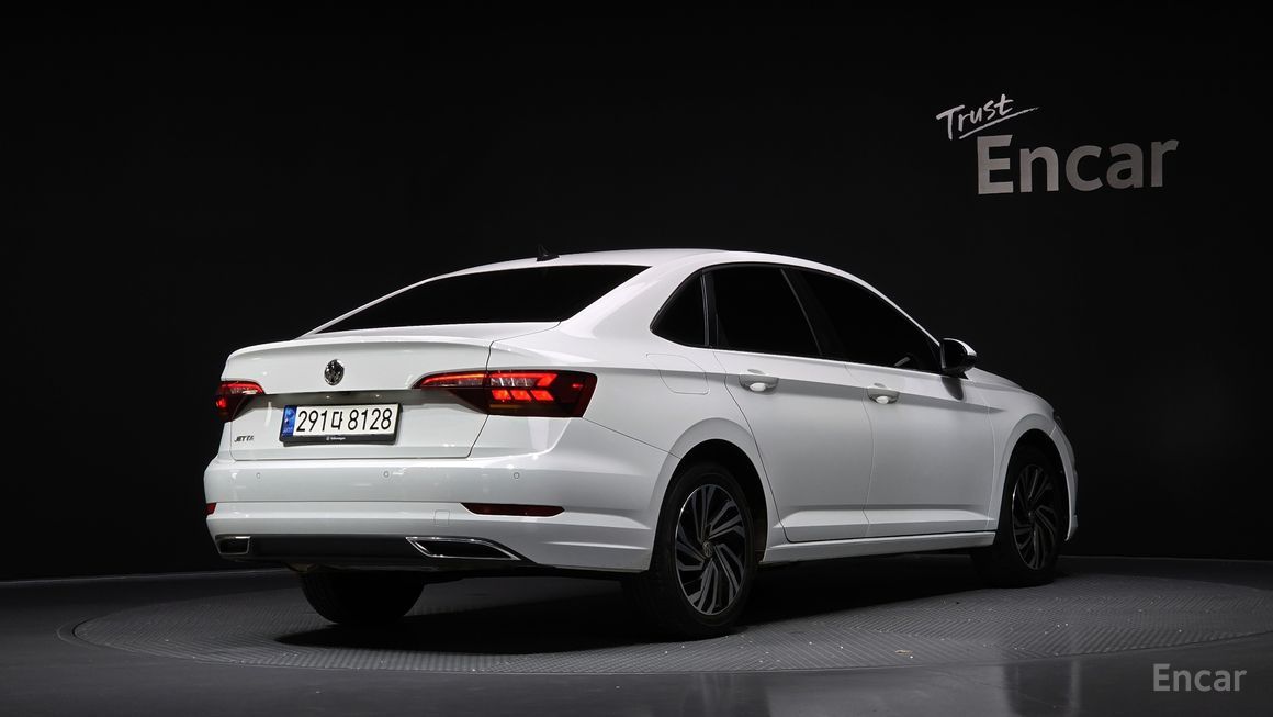 Volkswagen Jetta - фото 1