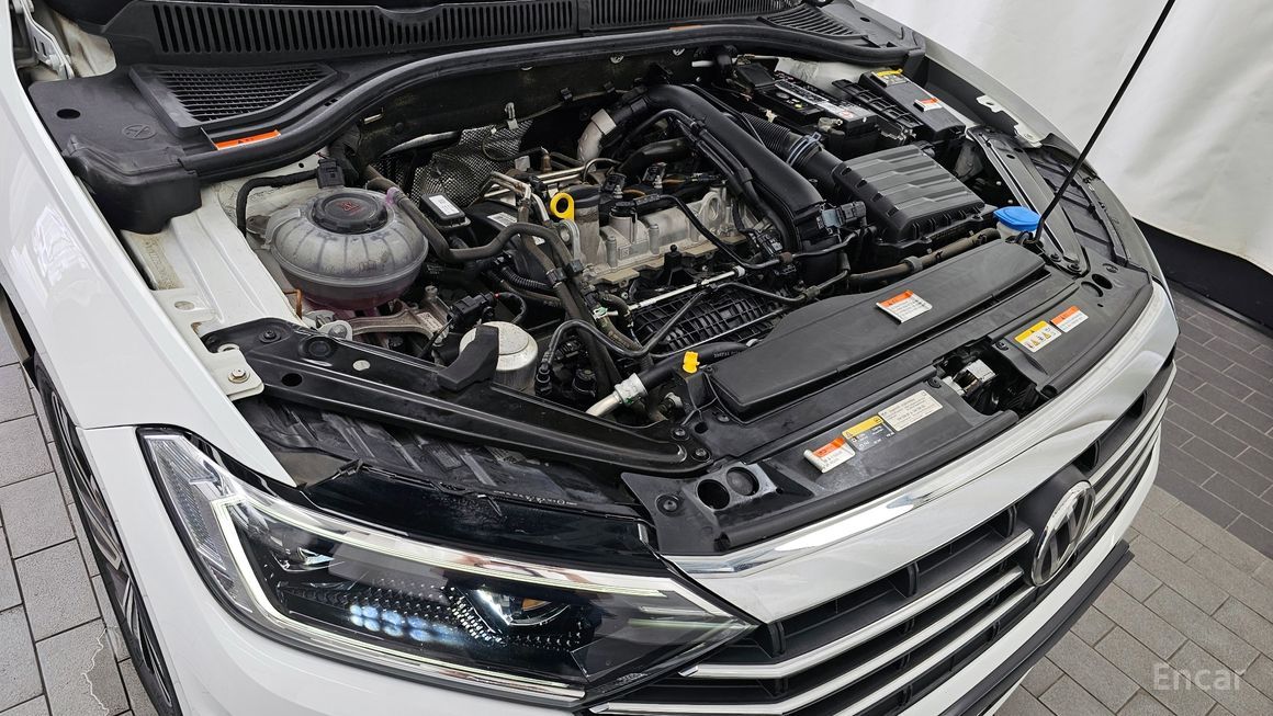 Volkswagen Jetta - фото 5