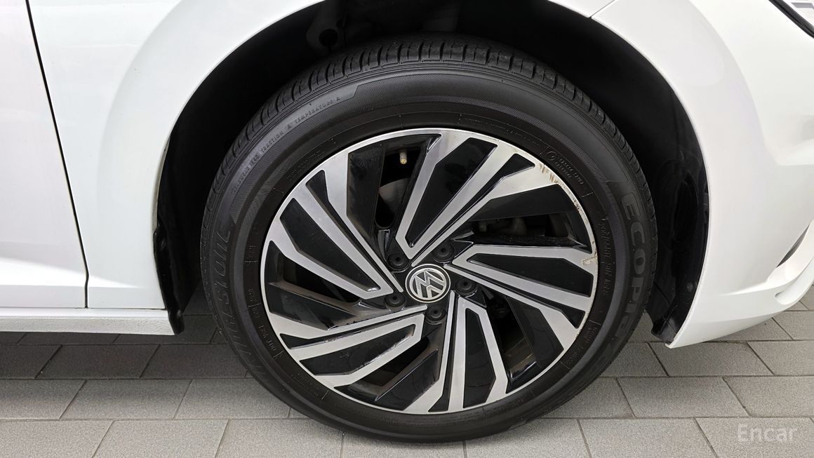 Volkswagen Jetta - фото 4