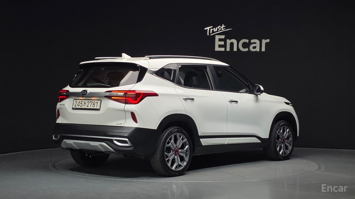 Kia Seltos - фото 1