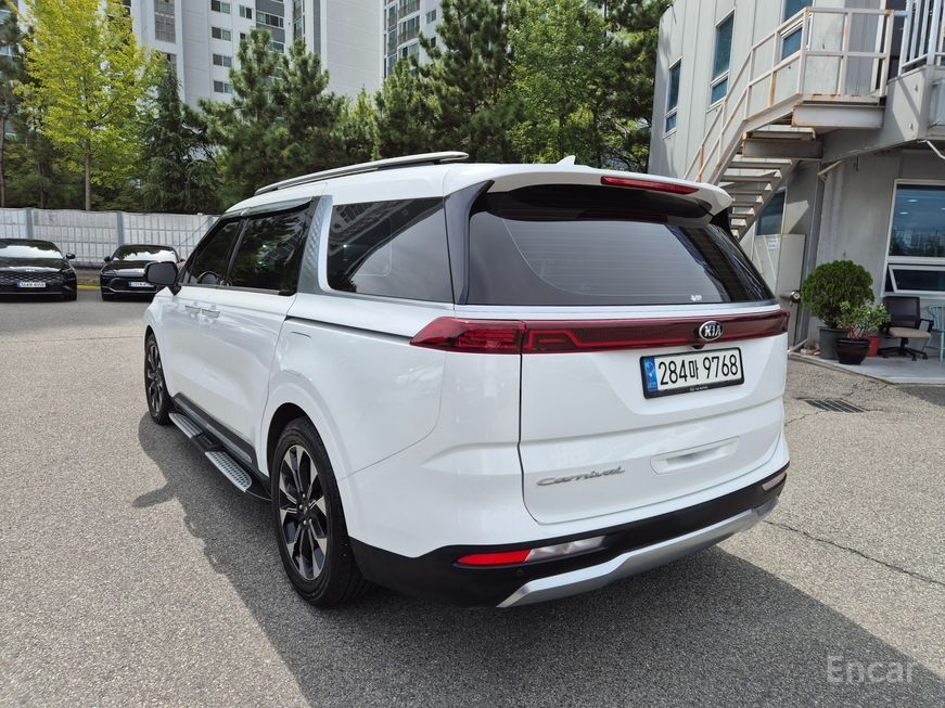 Kia Carnival - фото 2
