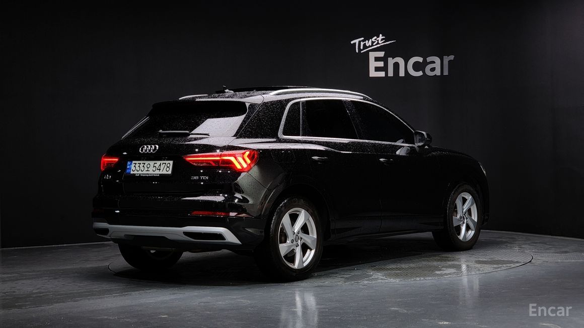 Audi Q3 - фото 1