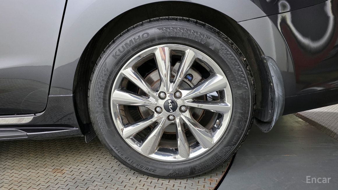 Kia Carnival - фото 4